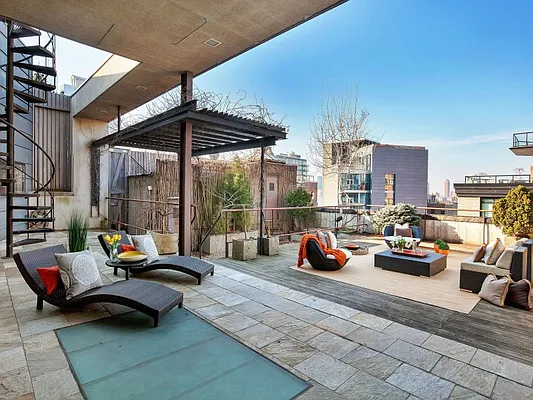 Sold by Sotheby's International Realty | media 20