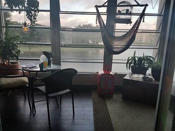 4th image of 9235 Lagoon Pl APT 302