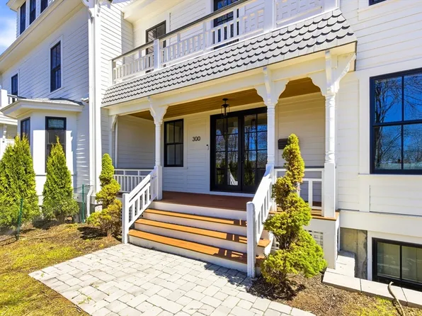 300 Elliot St #2, Newton Upper Falls, MA 02464
