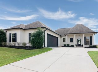 927 Beaumont Dr, Gonzales, LA 70737