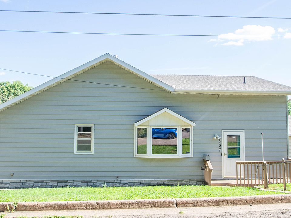 307 5th St NW, Mandan, ND 58554 Zillow