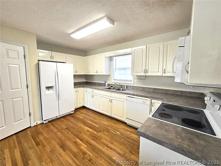 359 Arlington Dr — Photo 10