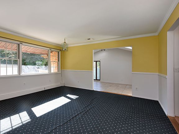 4th image of 24 Carlson Ln