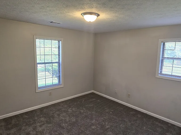 318 Freeport Dr #318 — Photo 3