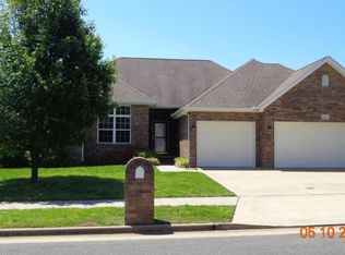 2102 E Whitney Way Ave, Joplin, MO 64801