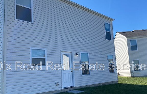 3rd image of 806 Prescot Cir
