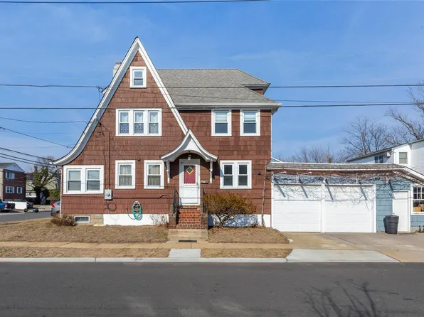 22 Adams Street, East Rockaway, NY 11518