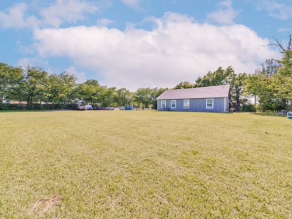 2nd image of 709 W Live Oak St