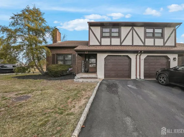 12 Ashford Ct, Sayreville, NJ 08872