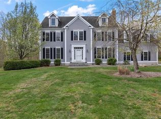 235 Devonshire Ln, Madison, CT 06443