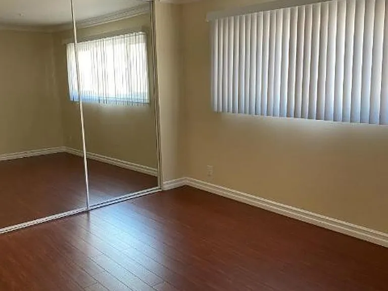 1400 Glenwood Rd — Photo 9