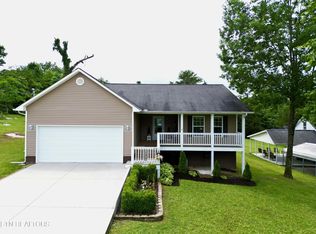 136 Sandy Cir, La Follette, TN 37766