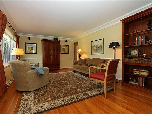 4th image of 9205 Fidelis Dr