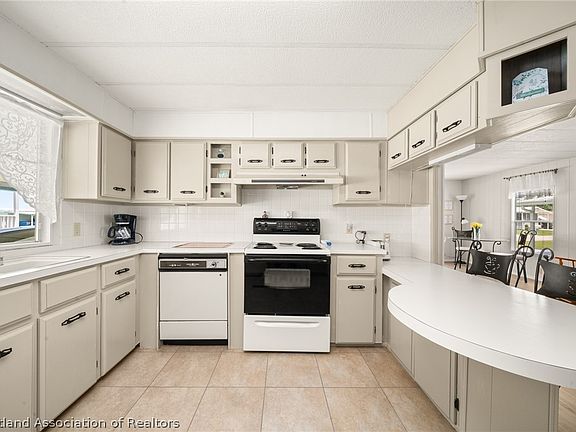 4th image of 1548 Saint Thomas Ave