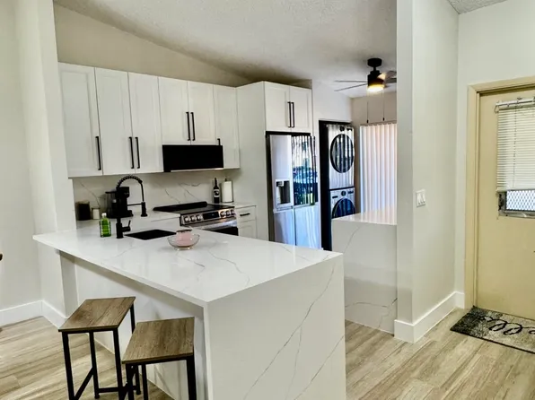 705 Sunny Pine Way Apt E, Greenacres, FL 33415