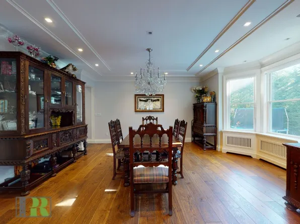 669 East 2nd Street image 39 of 44