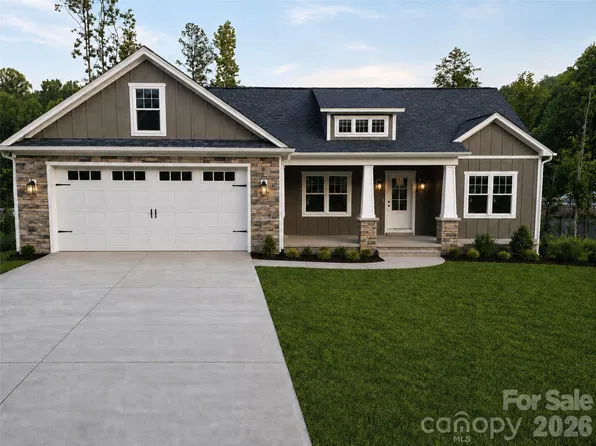 2151 Piper Ridge Dr, Lenoir, NC 28645
