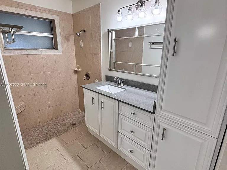821 W Beckley Sq — Photo 11