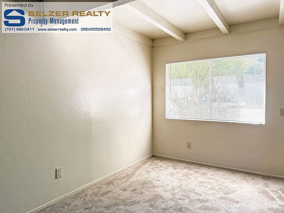 2nd image of 385 El Rio Ct #2
