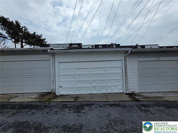 2nd image of 1119 W Green St