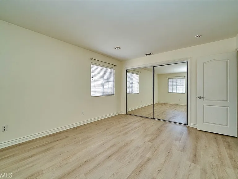 2108 Santa Fe Ave — Photo 11