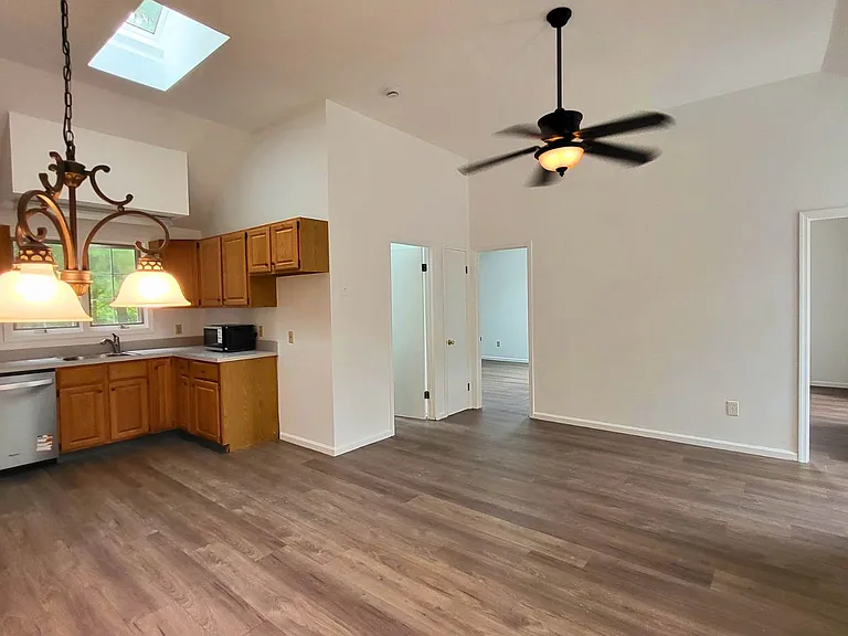 19 Friendship Ln — Photo 6