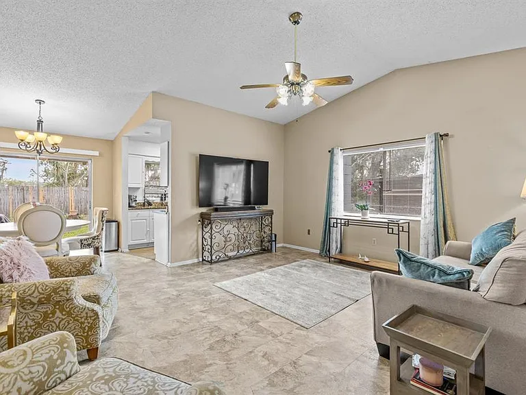 12102 Walden Woods Dr — Photo 4
