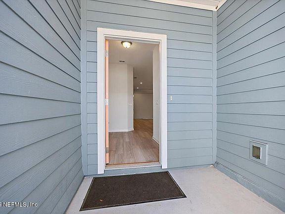 2nd image of 107 PINEBURY Lane