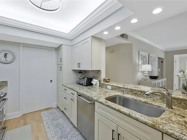 780 Willowbrook Dr #701 — Photo 4