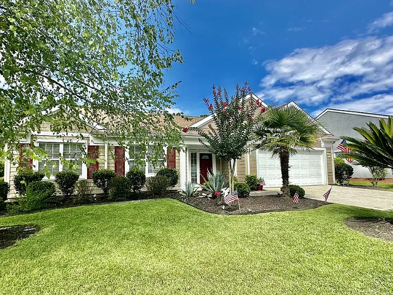114 Landing Ln — Photo 1