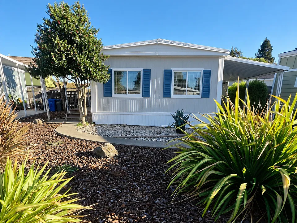 100 Oakwood Dr