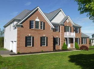 4 Stone Hill Ct, Washington Township, NJ 07853
