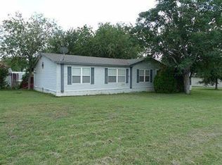 129 Royal Crest Cir, Seguin, TX 78155