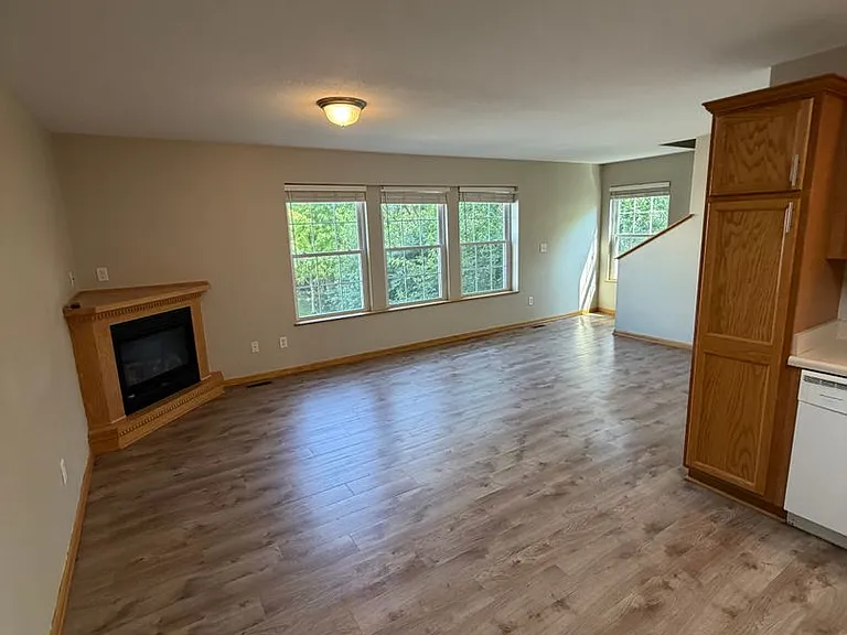 1123 SE Village View Ln — Photo 8