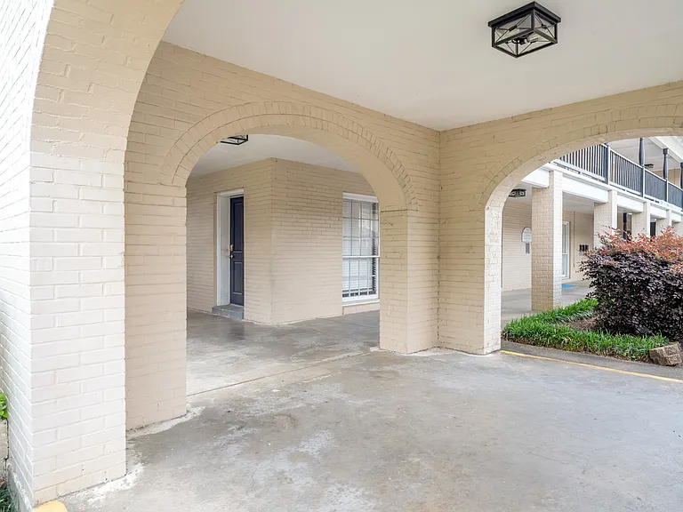 Provincial North Apartments — Photo 12