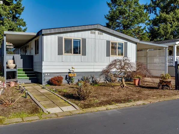 1400 Candlelight Dr, Eugene, OR 97401