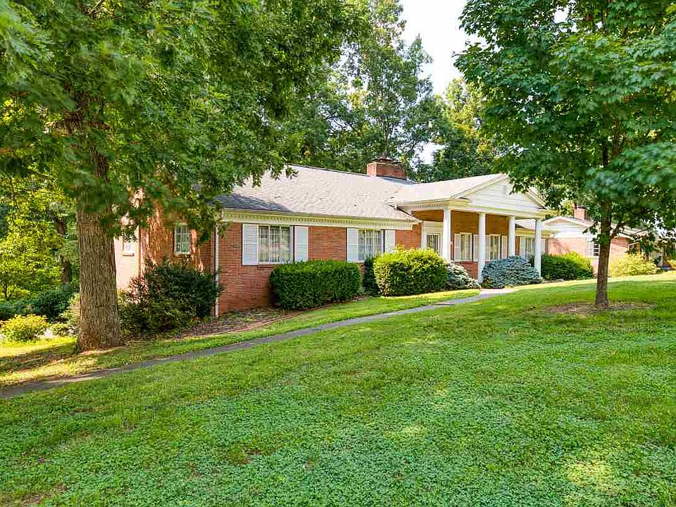 1st image of 8605 Sandhurst Dr
