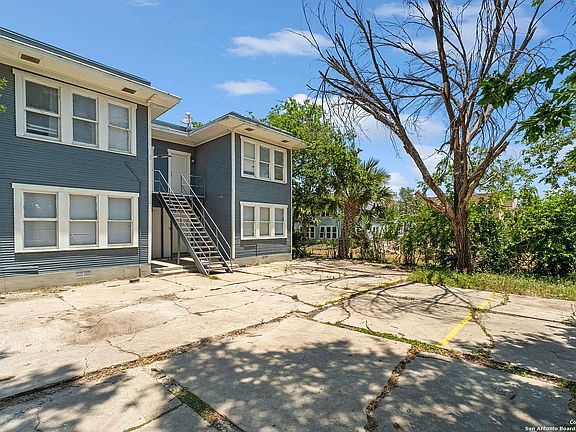 2nd image of 402 E Dewey Pl #102