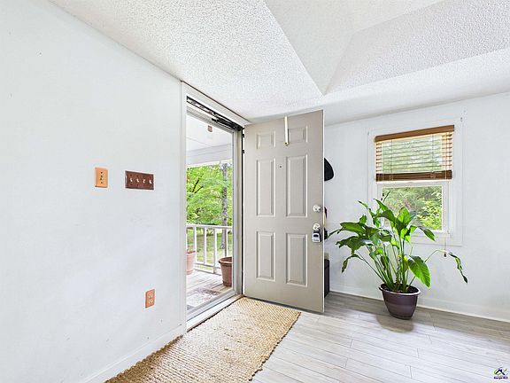 5th image of 2275 E Houze Rd