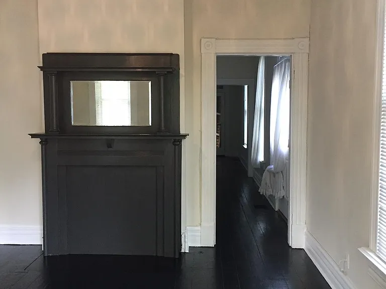 222 W 2nd Ave — Photo 2