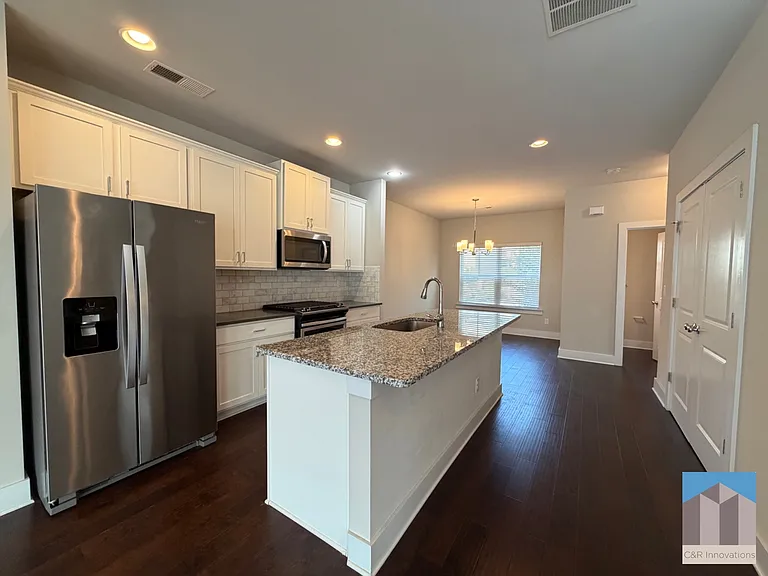 3782 Oxford Cir — Photo 8