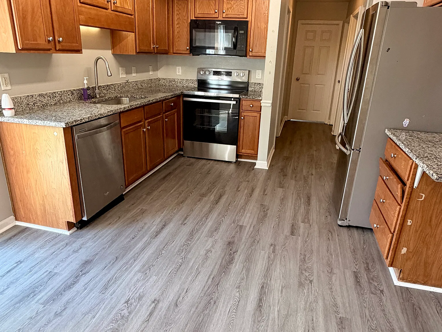 3 bed, 1160 sqft, $1,950 — Photo 2