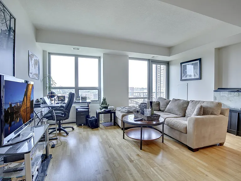 929 Portland Ave #809 — Photo 2