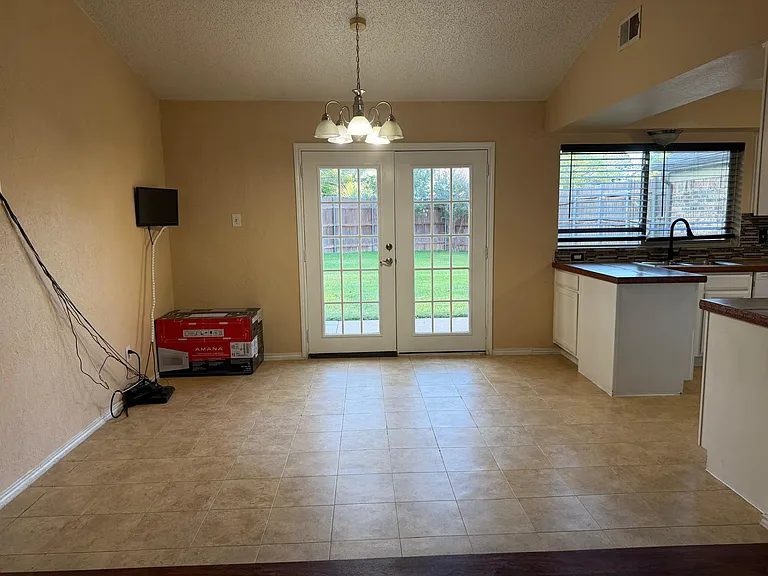 3901 Las Brisas Dr — Photo 12
