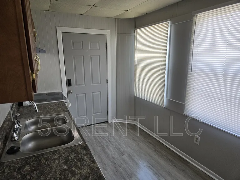 236 S Mary Ellen St #A — Photo 5