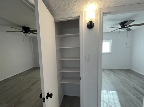 Contemporary 2 Bedroom - Fantastic Location!, 1318 San Pedro Dr SE APT A, Albuquerque, NM 87108