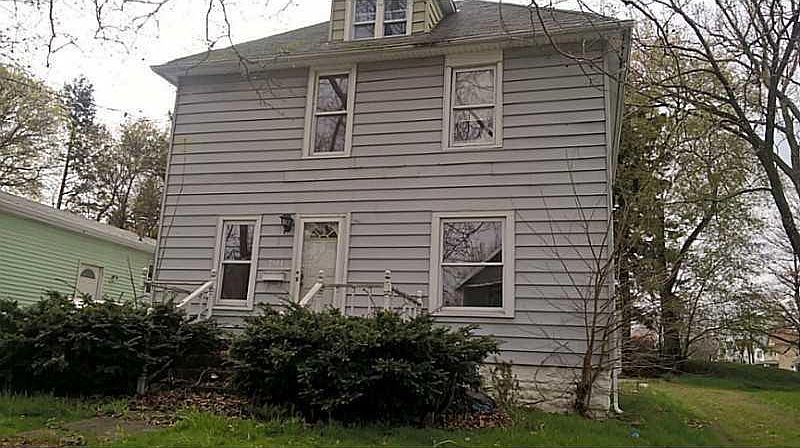 1st image of 2904 East Ave