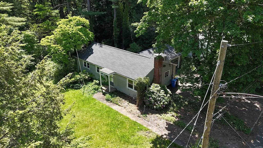 5 bed, 2167 sqft, $3,845 — Photo 3
