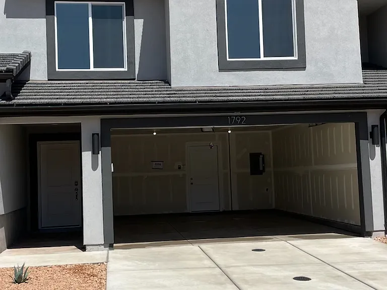 1792 S Wolverine Way — Photo 2