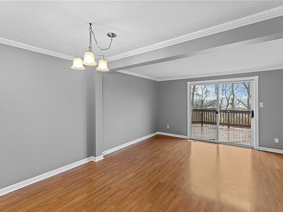 4th image of 162 Olde Orchard Dr